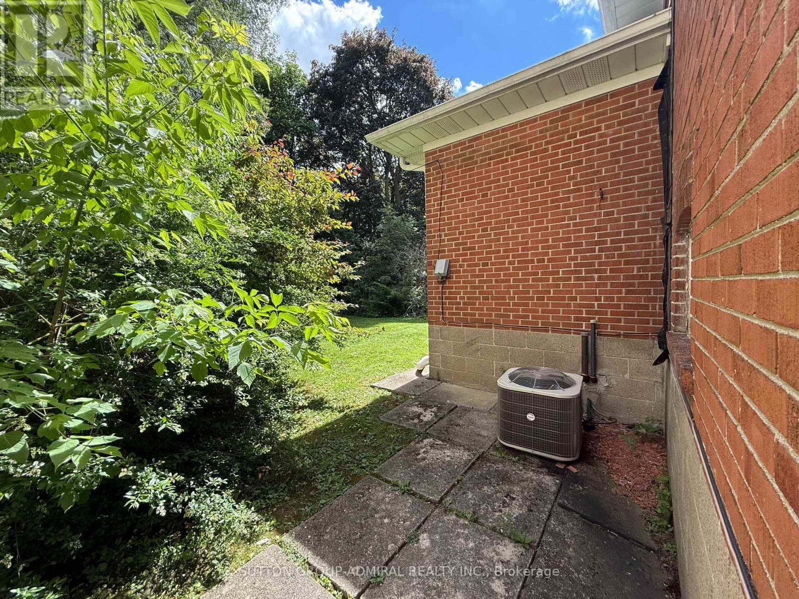 119 Caribou Road, Toronto, Ontario  M5N 2B1 - Photo 4 - C13443226