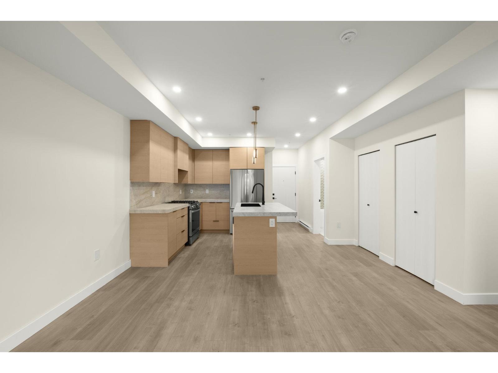 211 15353 17 Avenue, Surrey, British Columbia V4A 1T8 - Photo 8 - R3159635