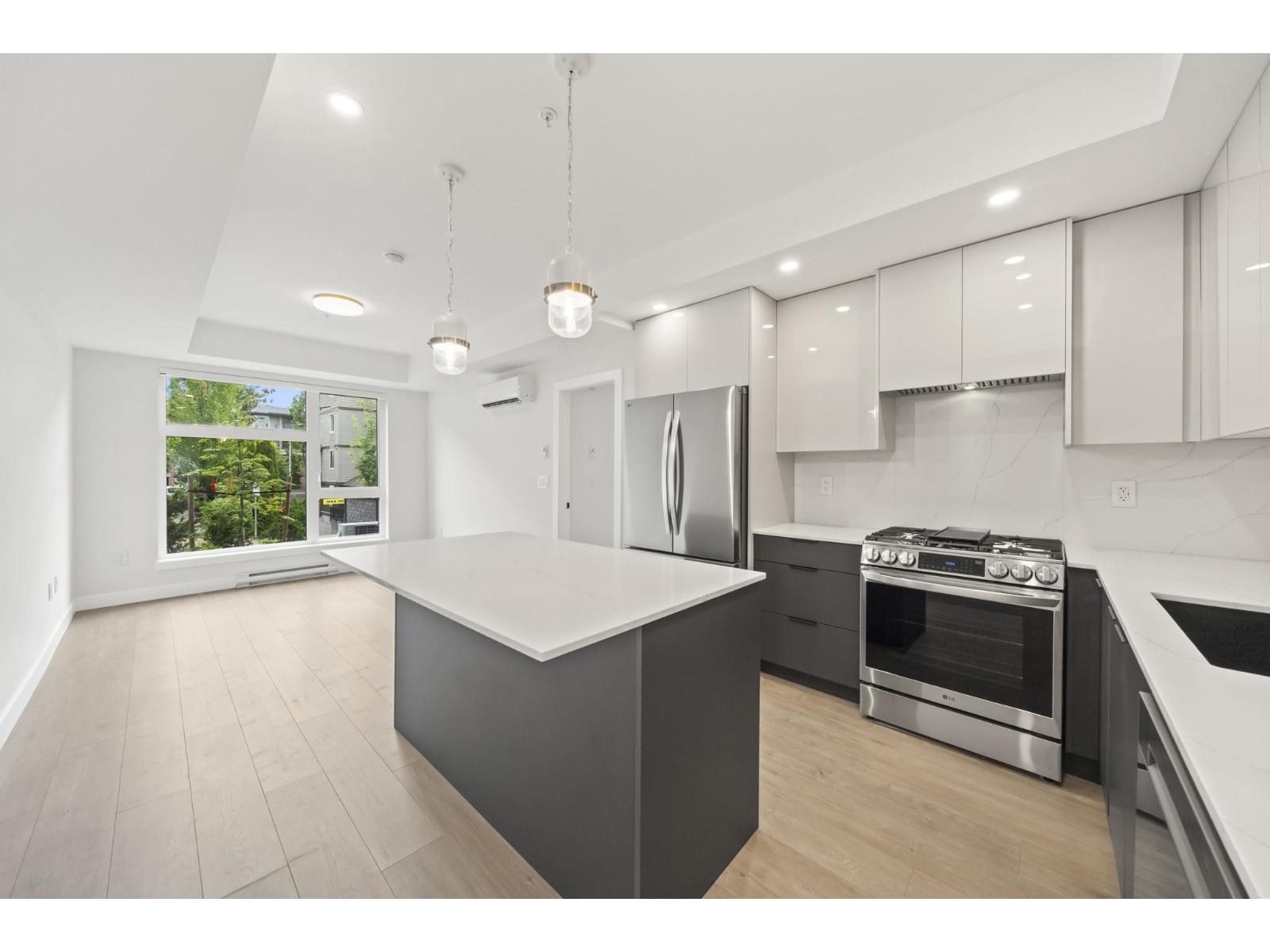 103 15353 17 AVENUE, Surrey, British Columbia
