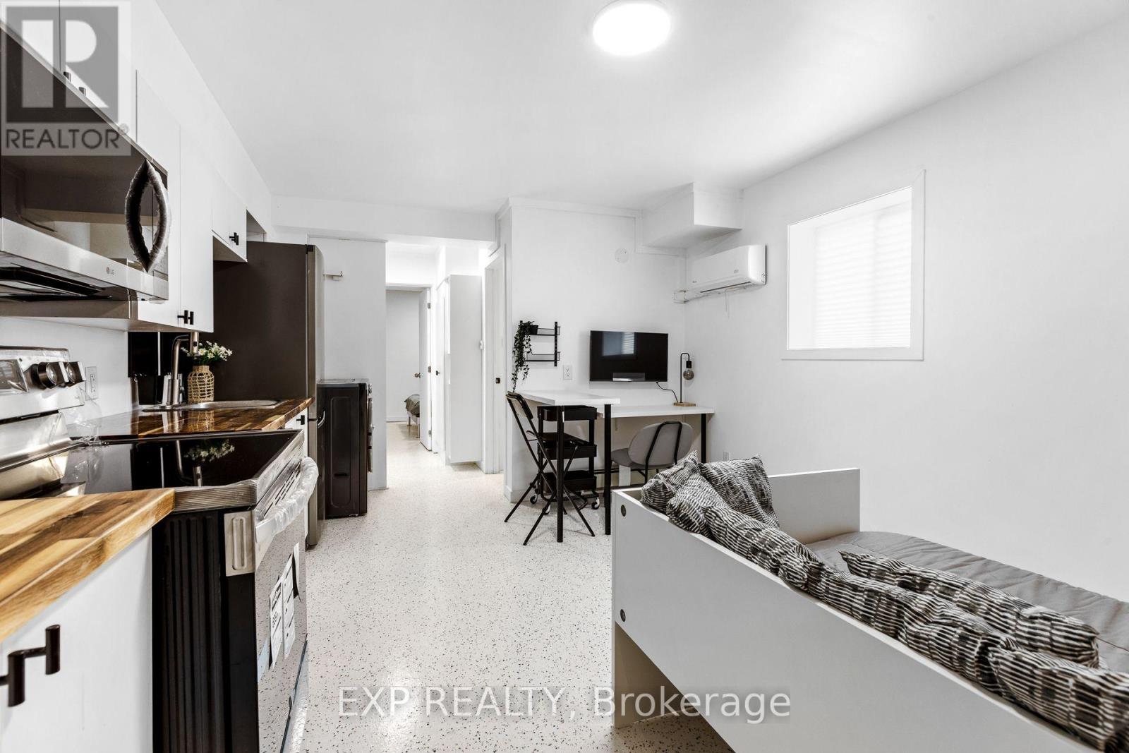 6 - 204 Ste Monique Street, Ottawa, Ontario  K1L 7R1 - Photo 3 - X13722758