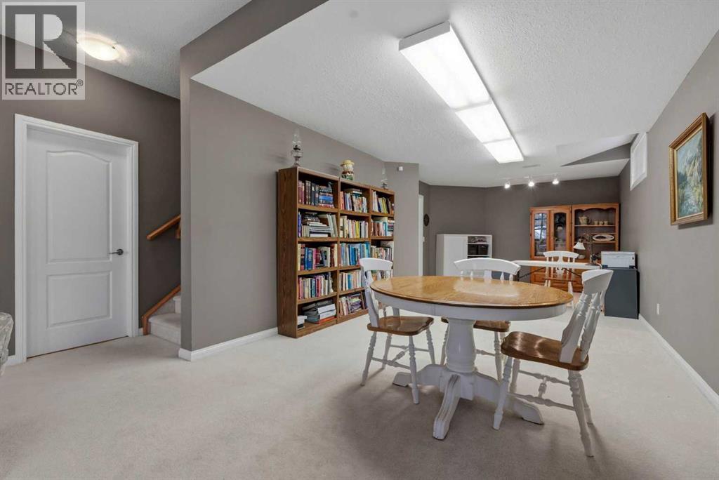 14 Evercreek Bluffs Place SW, Calgary, Alberta  T2Y 4Z8 - Photo 17 - A2338464