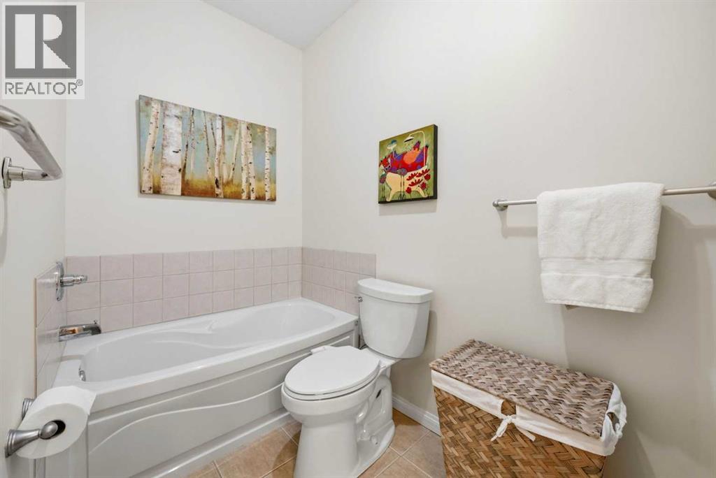14 Evercreek Bluffs Place SW, Calgary, Alberta  T2Y 4Z8 - Photo 15 - A2338464