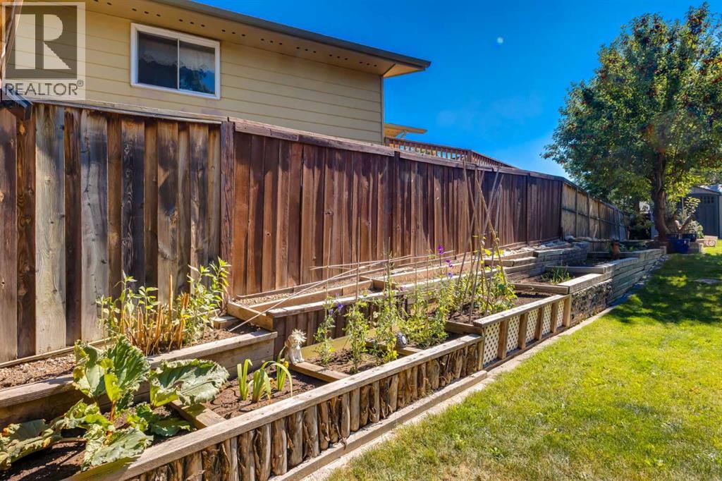 116 Bearberry Crescent NW, Calgary, Alberta  T3K 1R3 - Photo 39 - A2340617