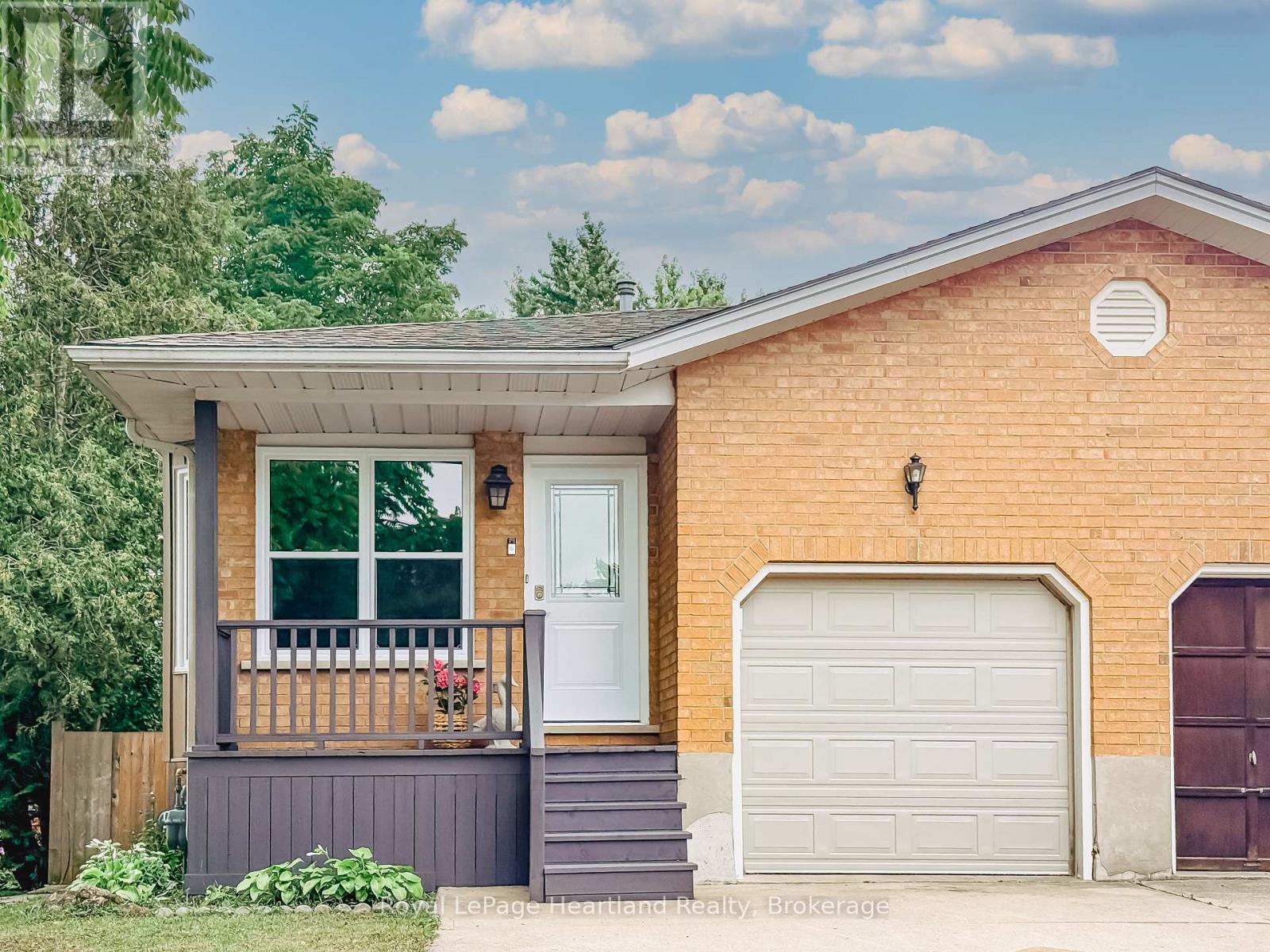 54 COLEMAN STREET, Huron East, Ontario