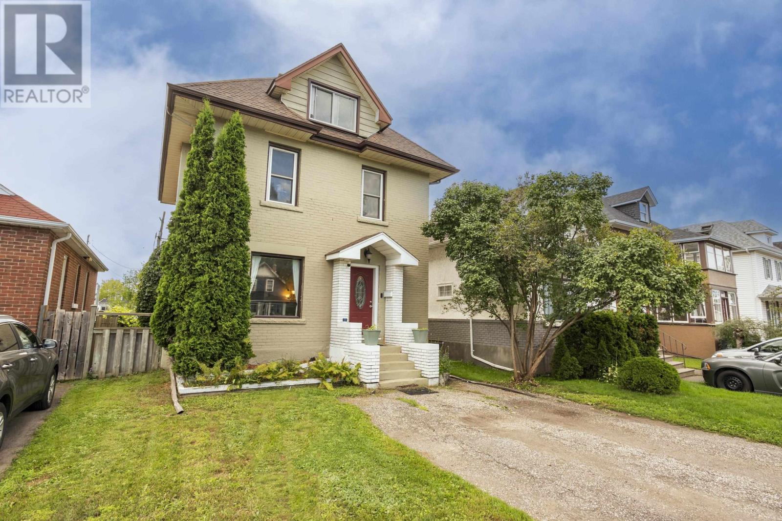 223 Marks St S, Thunder Bay, Ontario
