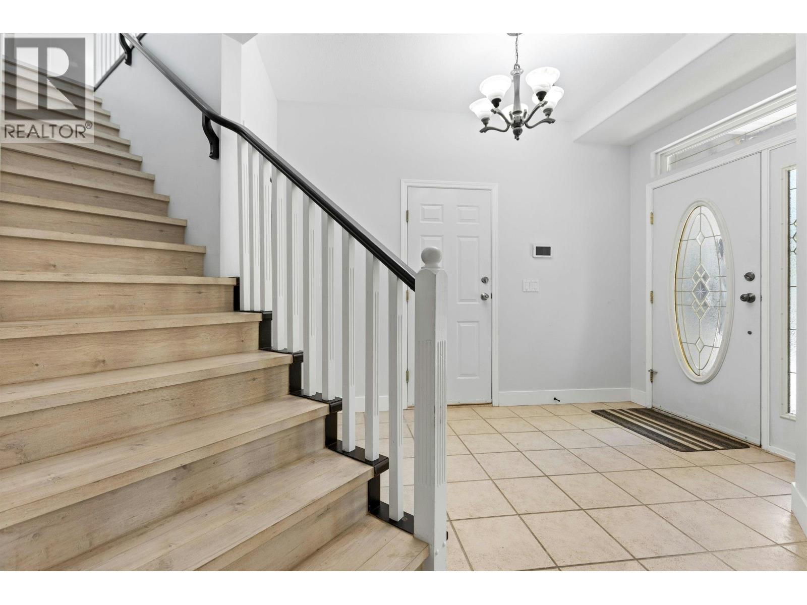23849 Zeron Avenue, Maple Ridge, British Columbia  V2W 1E3 - Photo 6 - R3159631