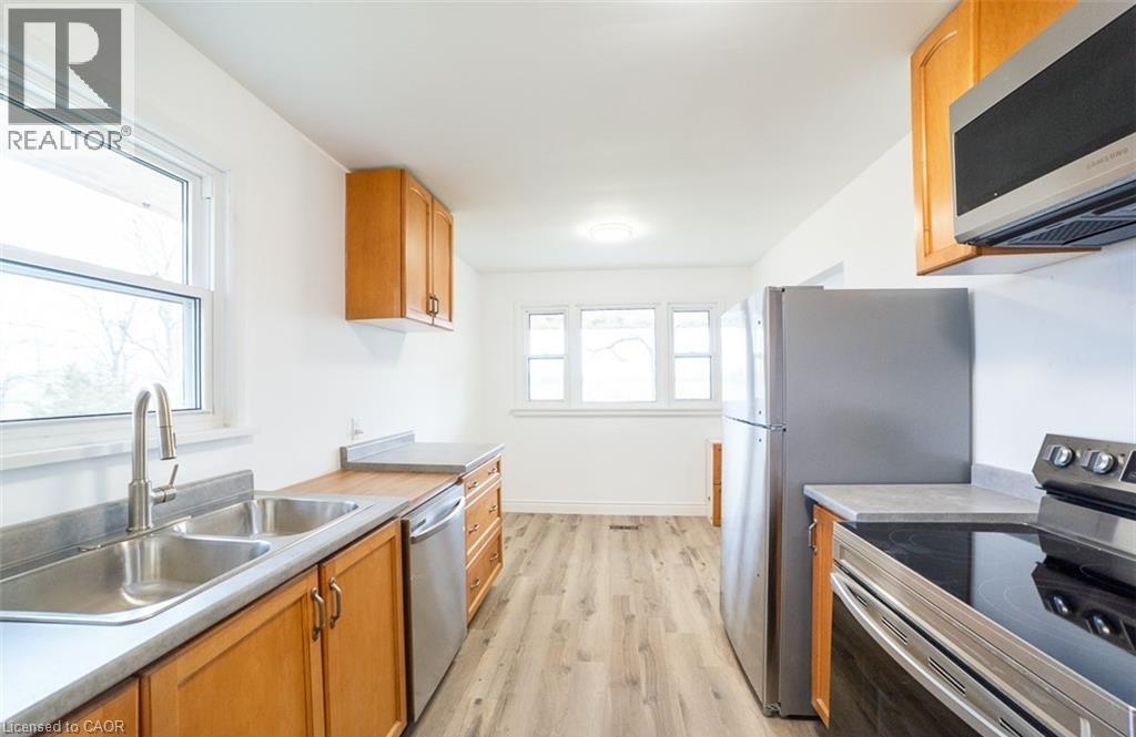 22 Kelson Avenue S, Grimsby, Ontario  L3M 4C3 - Photo 8 - 40859088