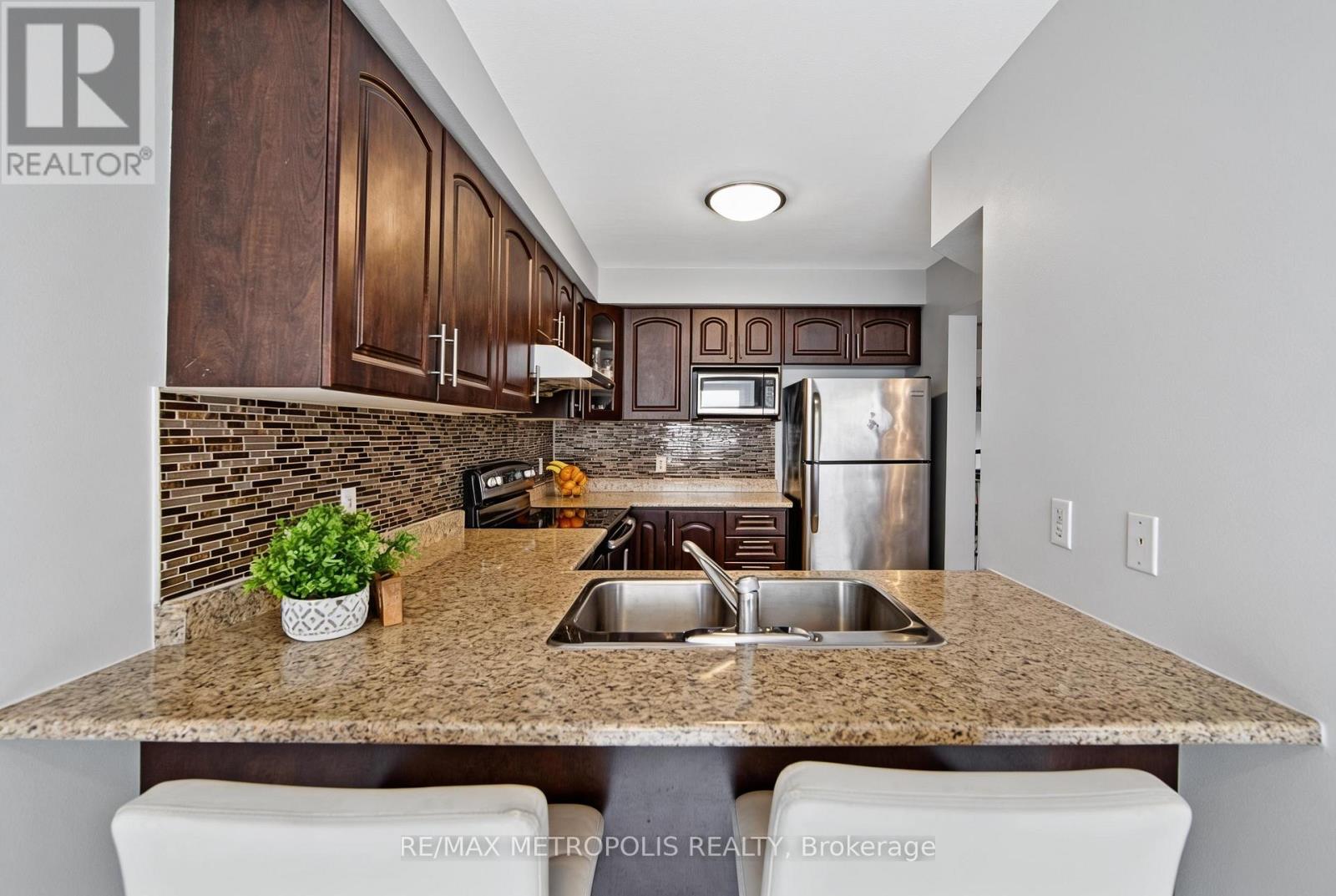 10 Pat Brooks Terrace, Toronto, Ontario  M1P 5G6 - Photo 10 - E13722776