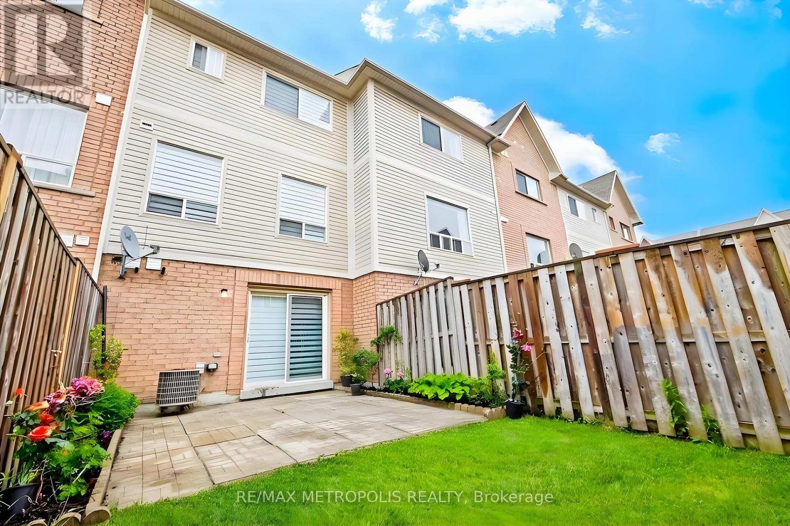 10 Pat Brooks Terrace, Toronto, Ontario  M1P 5G6 - Photo 25 - E13722776