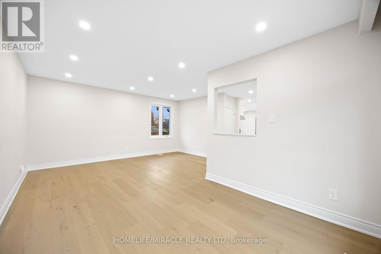 Main Floor - 46 Flintwick Drive, Toronto, Ontario  M1P 4G9 - Photo 7 - E13722804