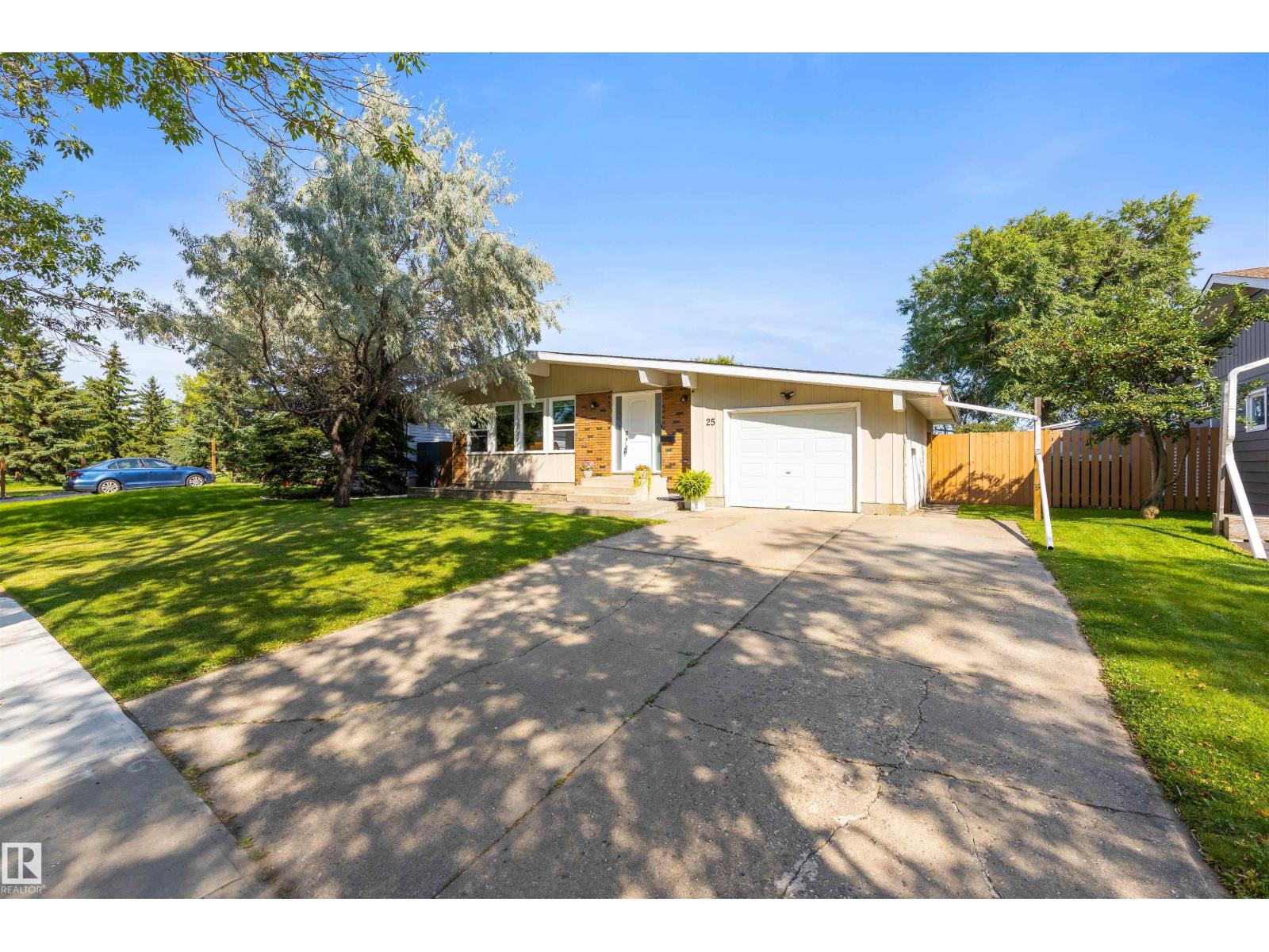 25 Amherst Cr, St. Albert, Alberta  T8N 2P7 - Photo 2 - E4506002