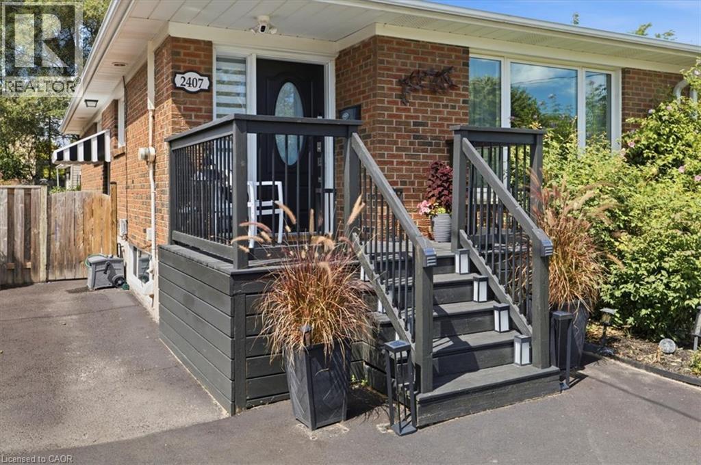 2407 Barclay Road, Burlington, Ontario  L7R 2B7 - Photo 4 - 40858097