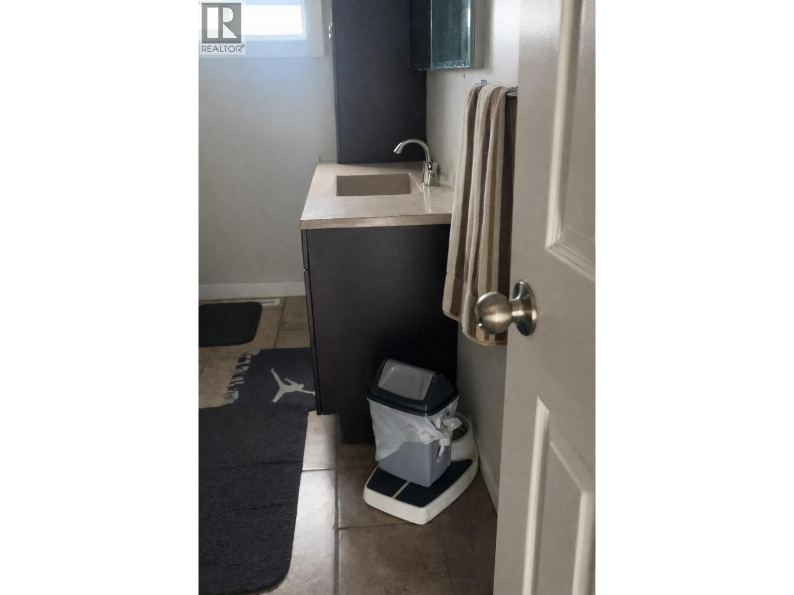 385 Perth Road, Kelowna, British Columbia  V1X 3R5 - Photo 8 - 10389898