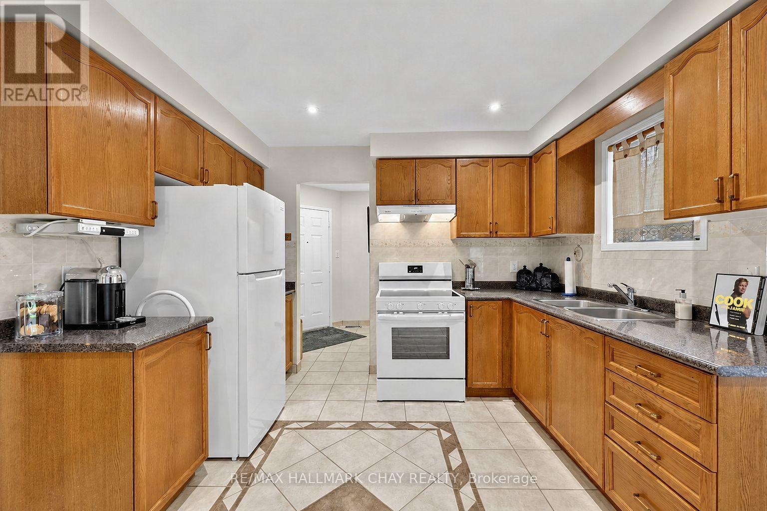 436 Simcoe Road, Bradford West Gwillimbury (Bradford), Ontario  L3Z 3A1 - Photo 7 - N13722794