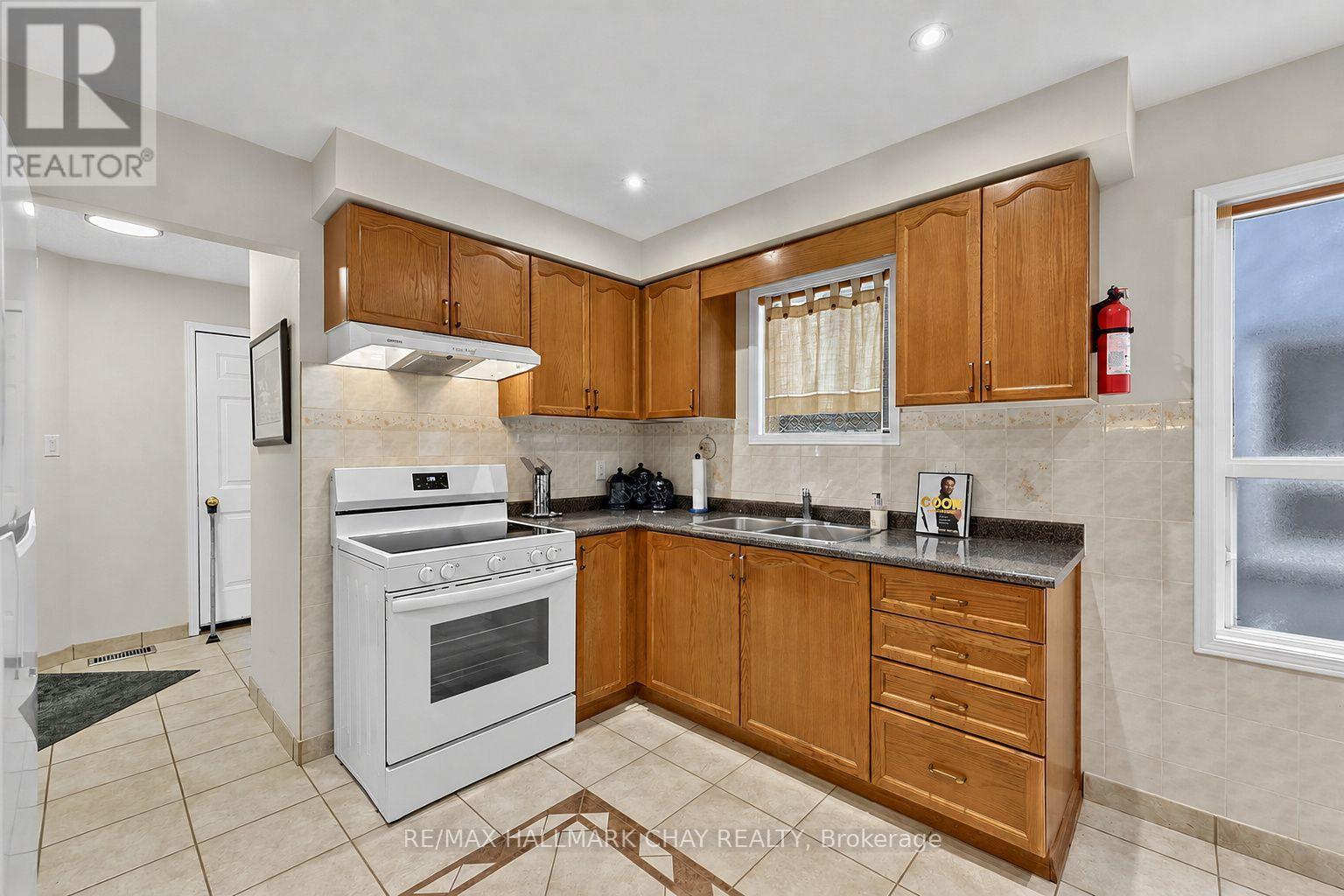 436 Simcoe Road, Bradford West Gwillimbury (Bradford), Ontario  L3Z 3A1 - Photo 8 - N13722794