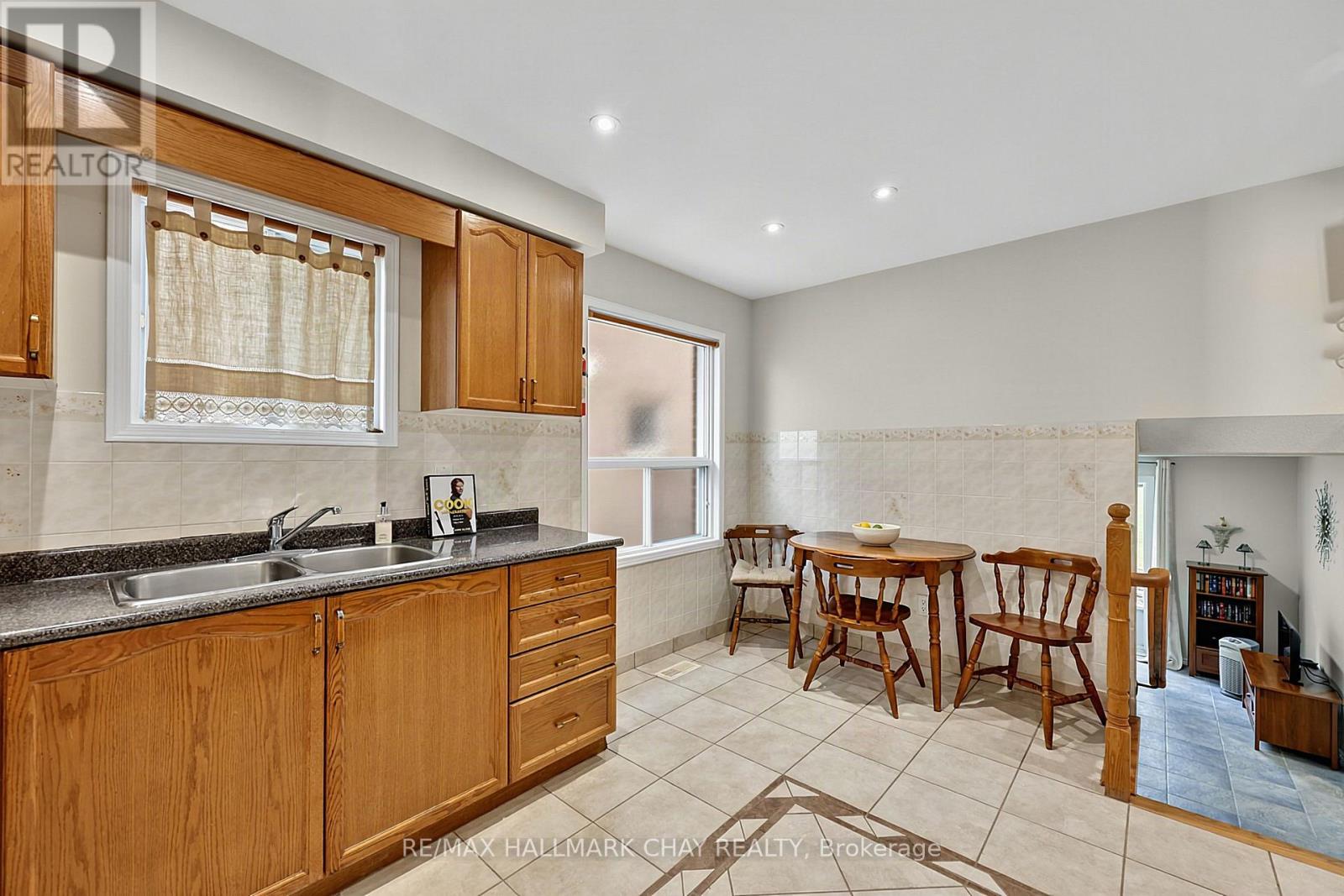 436 Simcoe Road, Bradford West Gwillimbury (Bradford), Ontario  L3Z 3A1 - Photo 9 - N13722794