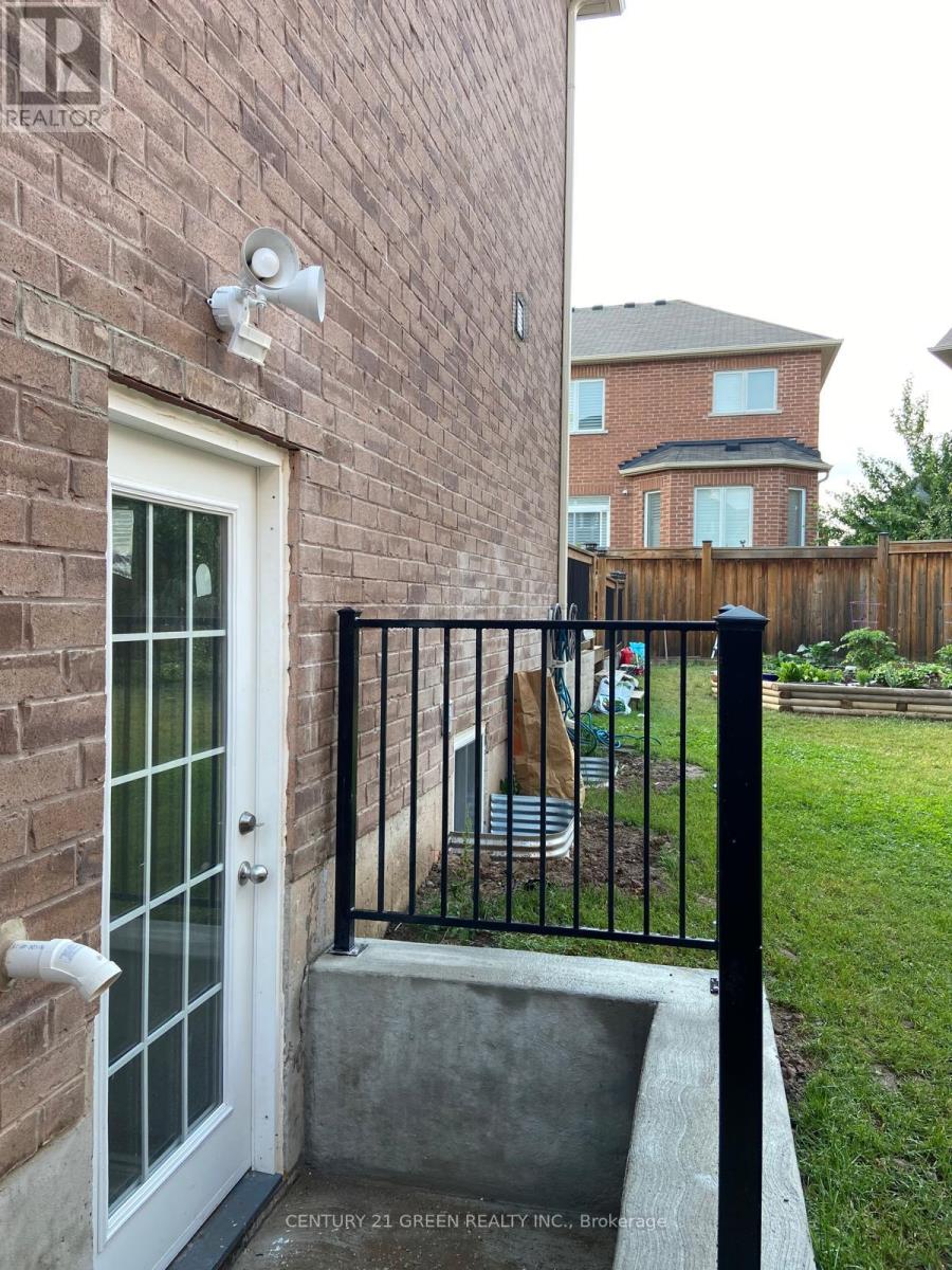 BASEMENT - 179 HUDDLESTONE CRESCENT