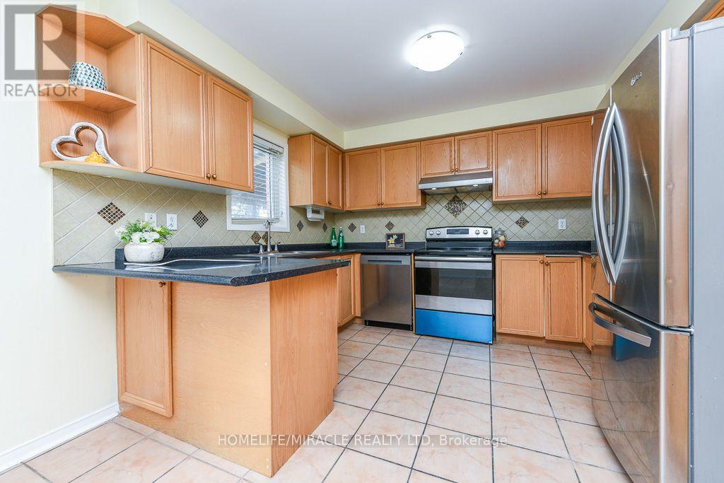 49 Seaside Circle, Brampton, Ontario L6R 2G7 - Photo 13 - W13722810