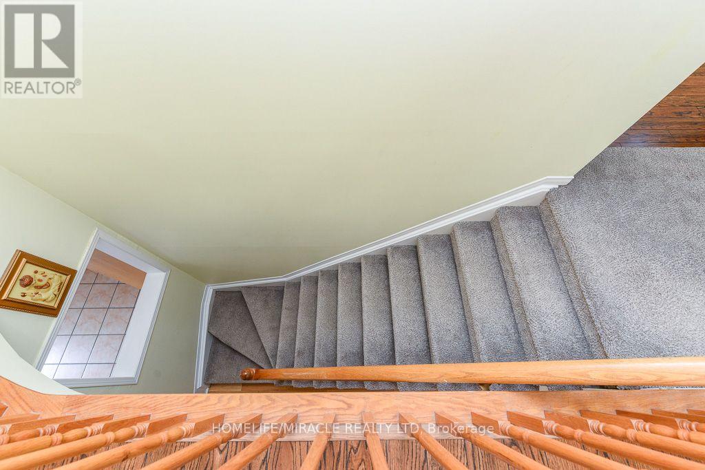 49 Seaside Circle, Brampton, Ontario L6R 2G7 - Photo 15 - W13722810