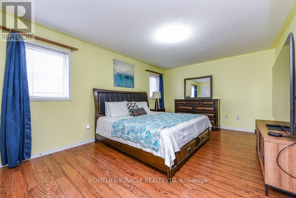 49 Seaside Circle, Brampton, Ontario L6R 2G7 - Photo 19 - W13722810