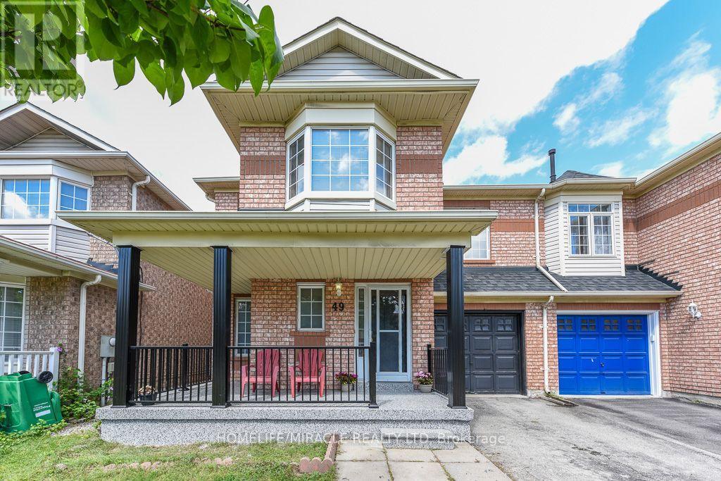 49 Seaside Circle, Brampton, Ontario L6R 2G7 - Photo 2 - W13722810