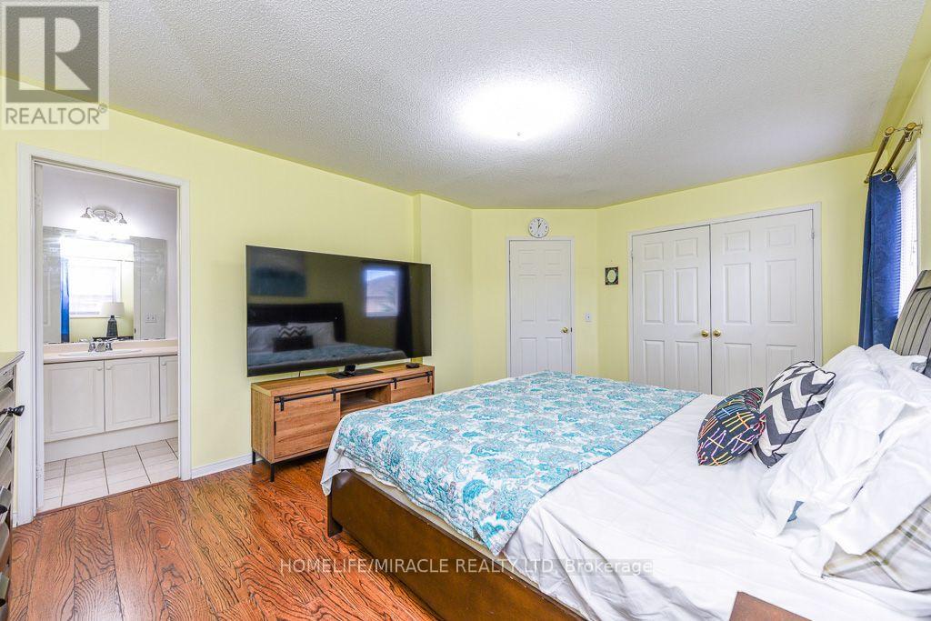 49 Seaside Circle, Brampton, Ontario L6R 2G7 - Photo 21 - W13722810