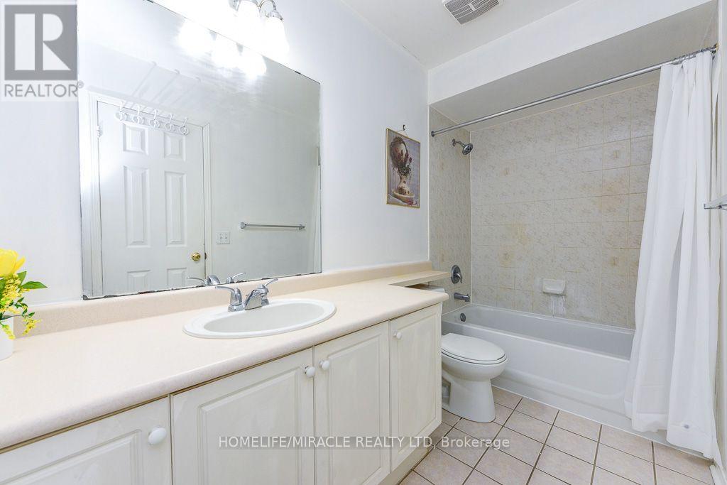 49 Seaside Circle, Brampton, Ontario L6R 2G7 - Photo 22 - W13722810