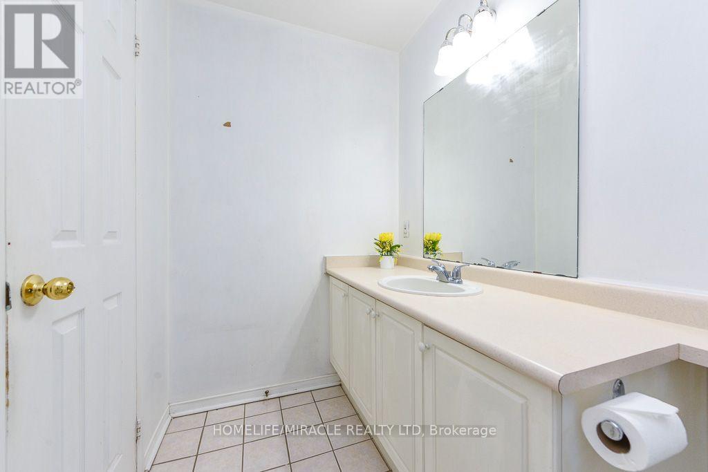 49 Seaside Circle, Brampton, Ontario L6R 2G7 - Photo 23 - W13722810