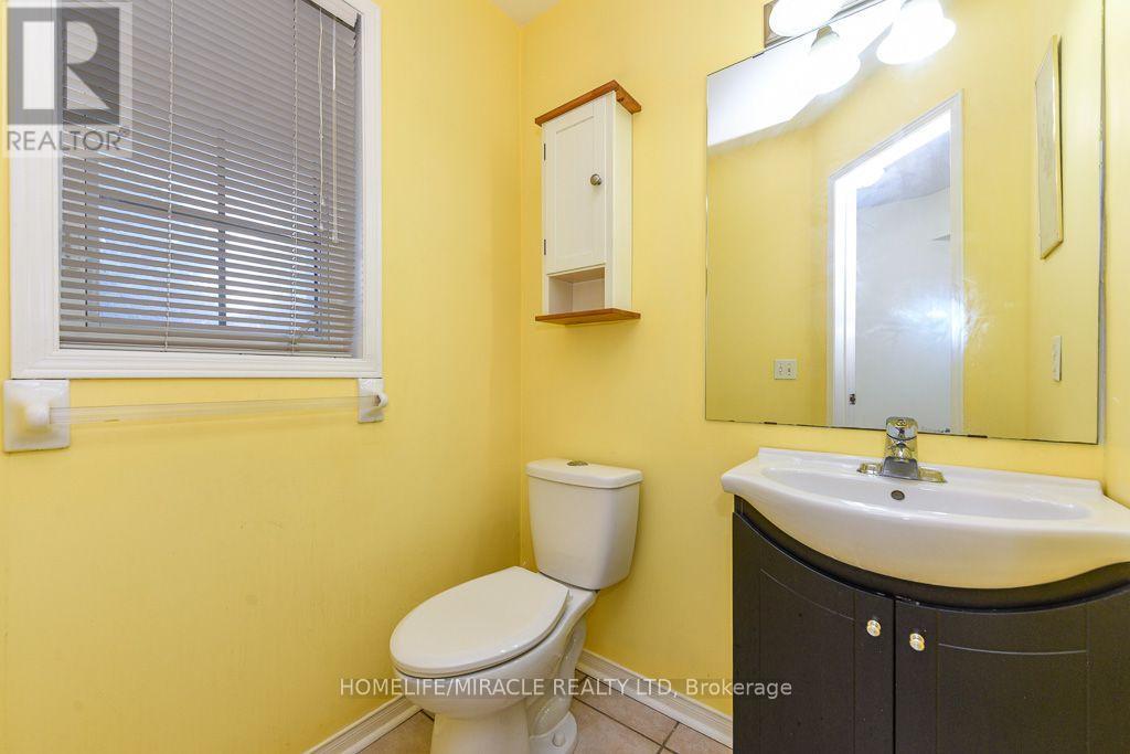 49 Seaside Circle, Brampton, Ontario L6R 2G7 - Photo 7 - W13722810