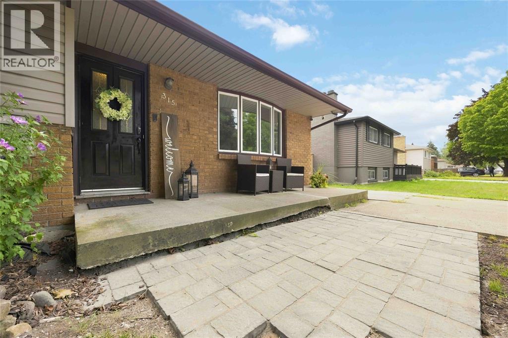 315 Brentwood Crescent, St Clair, Ontario  N0N 1G0 - Photo 2 - 26020810