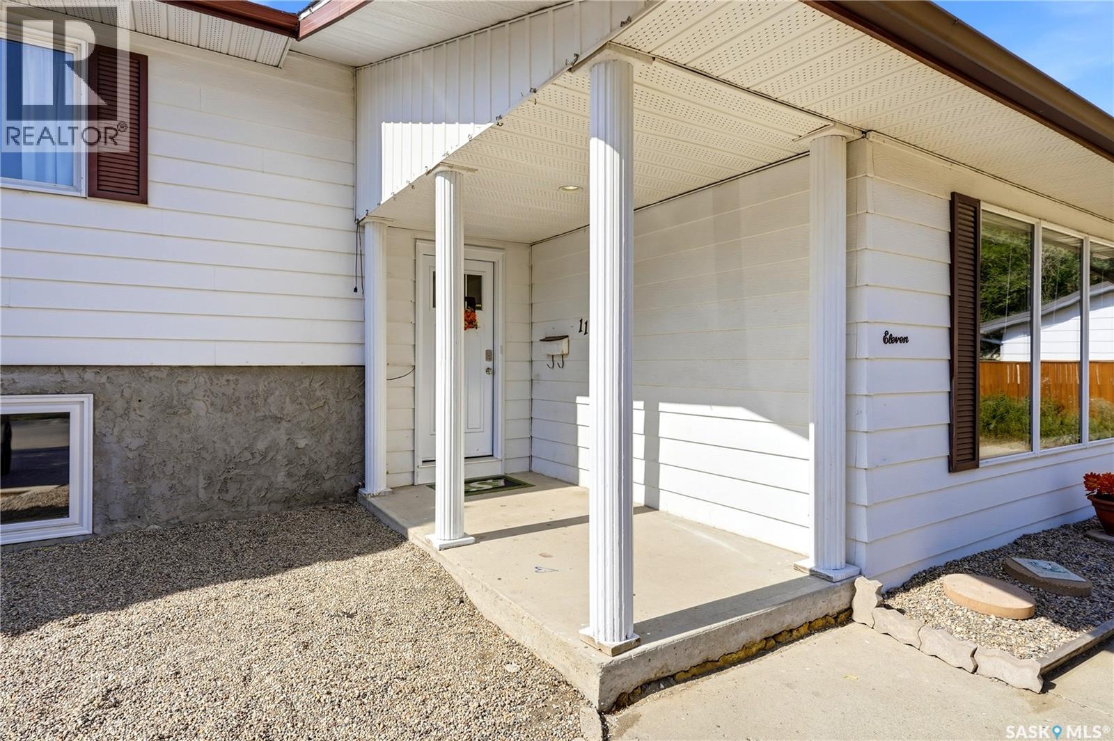 11 Mcsherry Crescent, Regina, Saskatchewan  S4T 7B4 - Photo 3 - SK046923