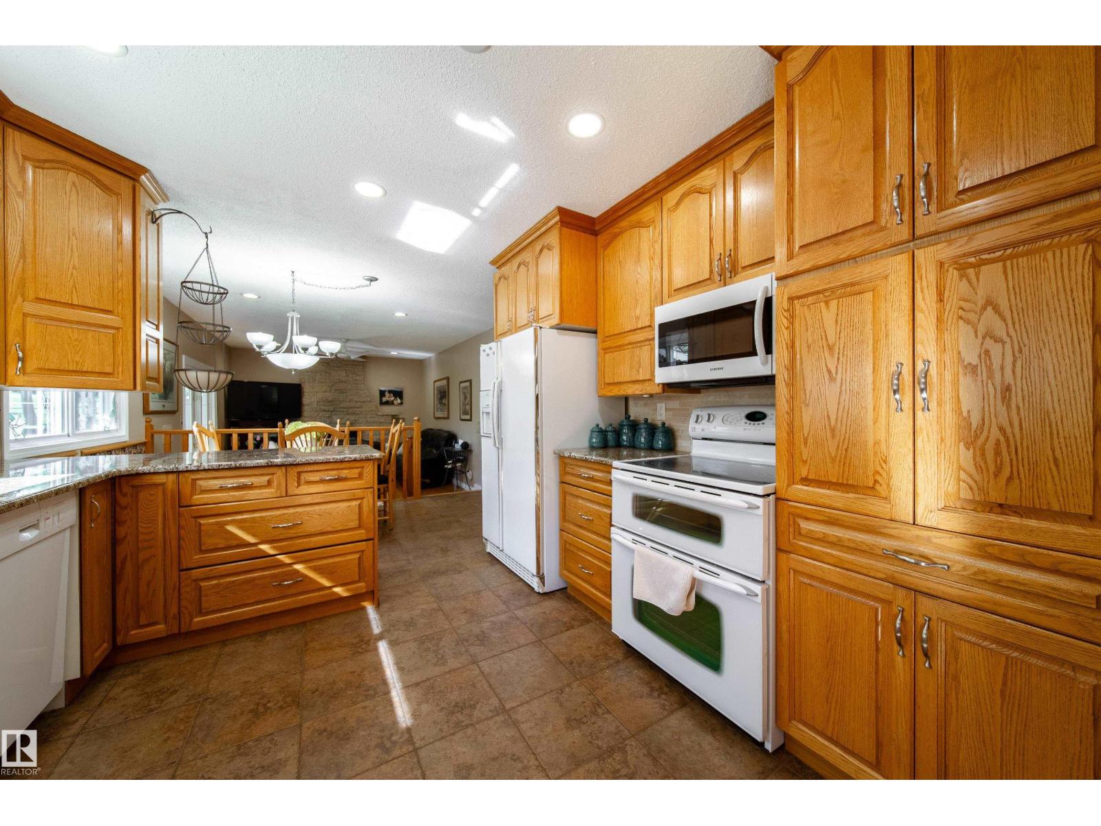 205 Manor Co, Sherwood Park, Alberta  T8A 0S8 - Photo 15 - E4499405