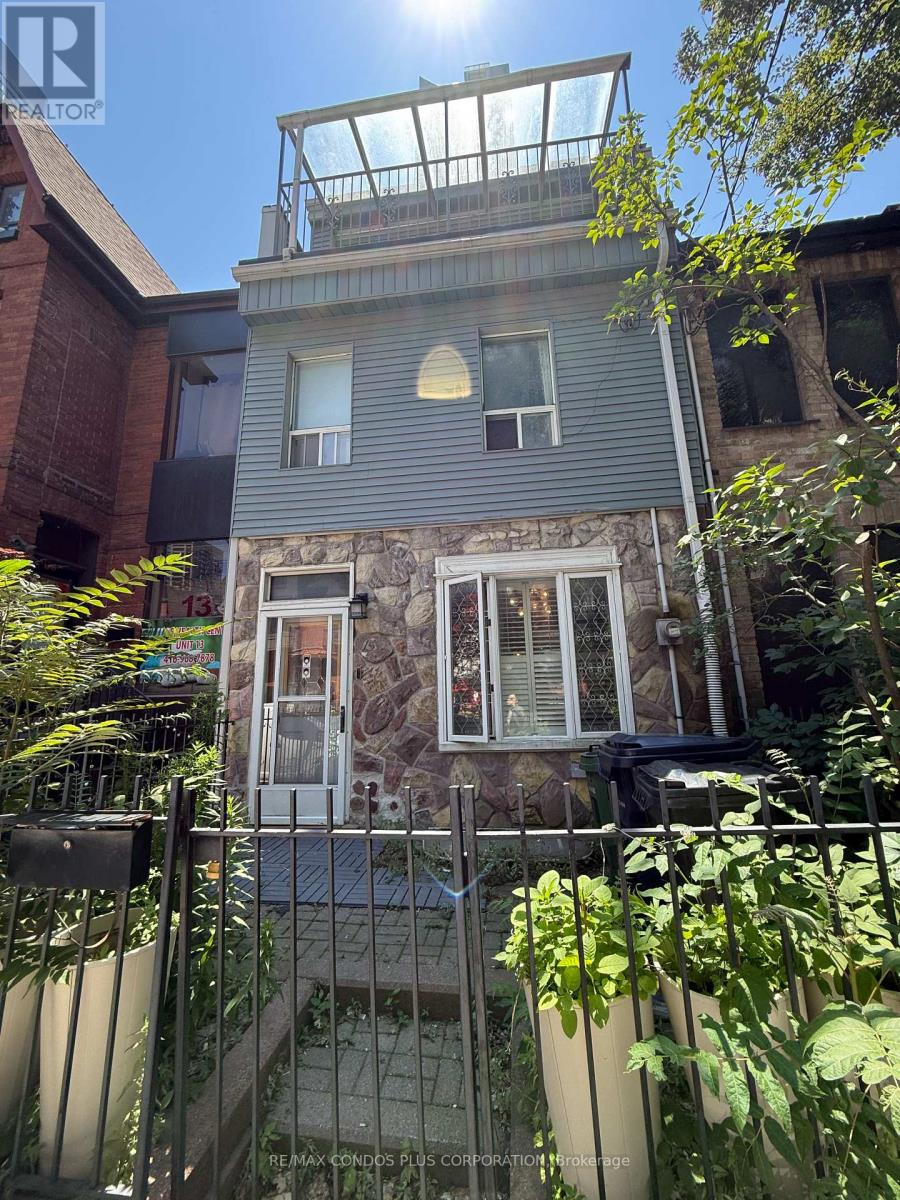 15 IRWIN AVENUE, Toronto, Ontario