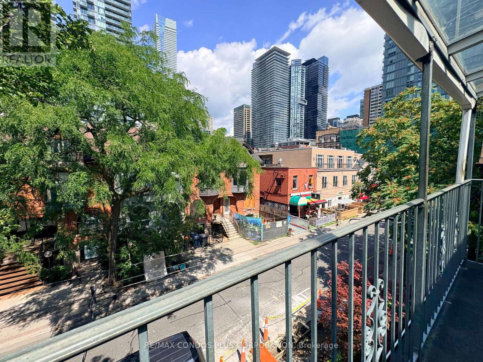 15 Irwin Avenue, Toronto, Ontario  M4Y 1L1 - Photo 2 - C13702628