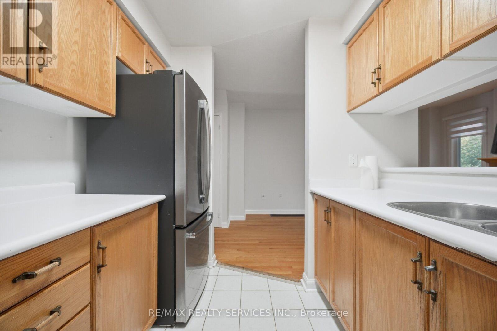 49 - 3100 Fifth Line W, Mississauga, Ontario L5L 5V5 - Photo 5 - W13721276