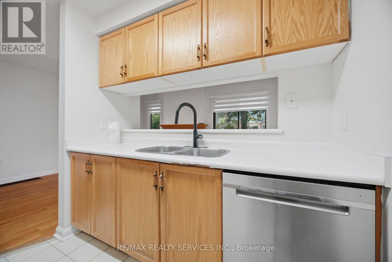 49 - 3100 Fifth Line W, Mississauga, Ontario L5L 5V5 - Photo 8 - W13721276