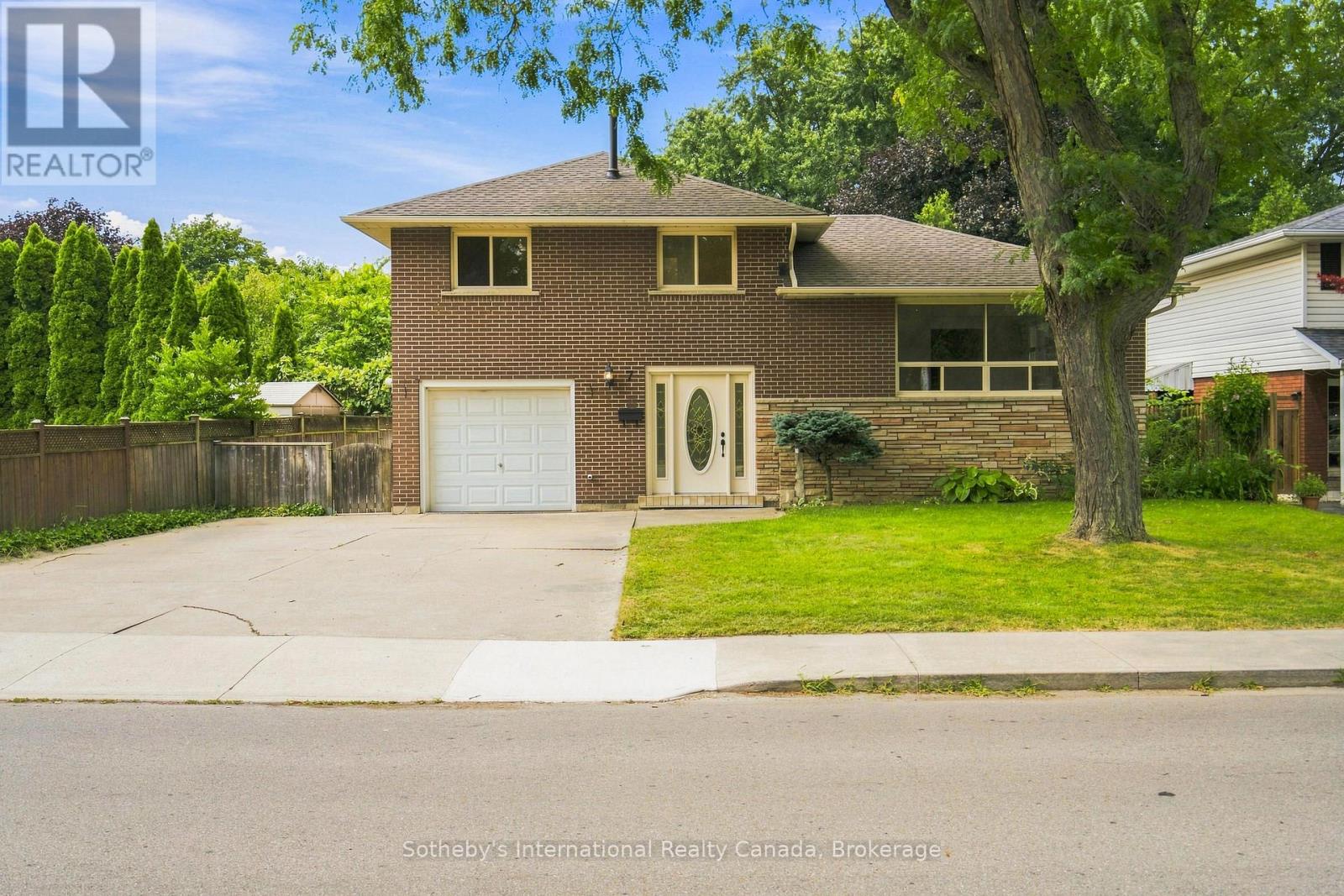 7 Delmar Drive, Hamilton, Ontario  L9C 1J2 - Photo 2 - X13722878