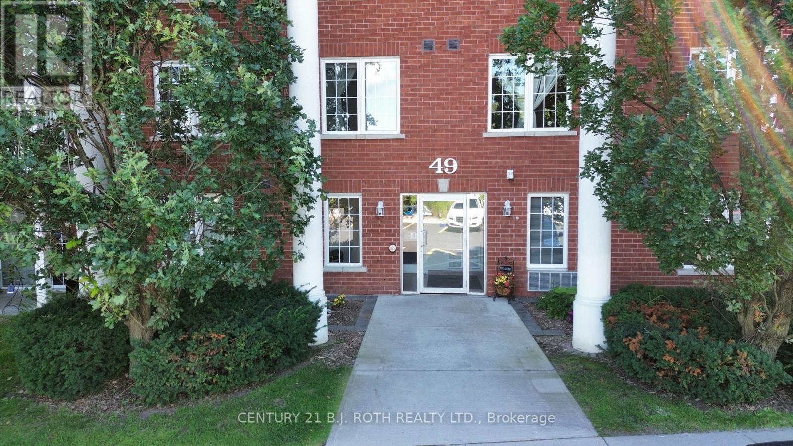 209 - 49 Jacobs Terrace, Barrie, Ontario  L4N 0W4 - Photo 2 - S13461452