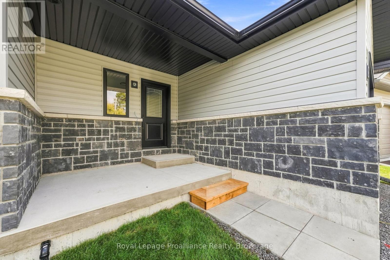 208 Homewood Avenue, Trent Hills, Ontario  K0L 1Y0 - Photo 4 - X13673842