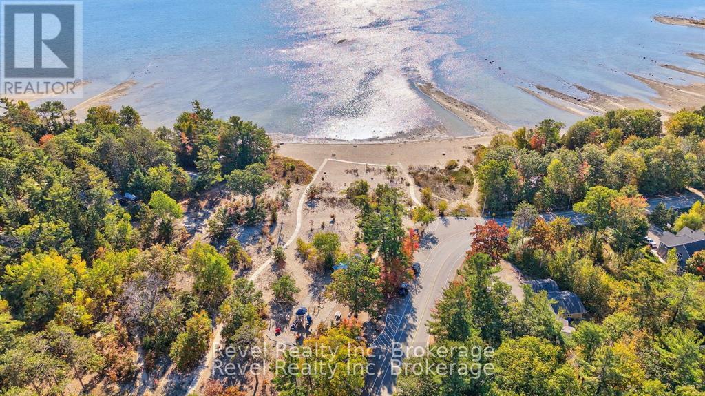 683 Lafontaine Road W, Tiny, Ontario  L9M 0L6 - Photo 3 - S13722892