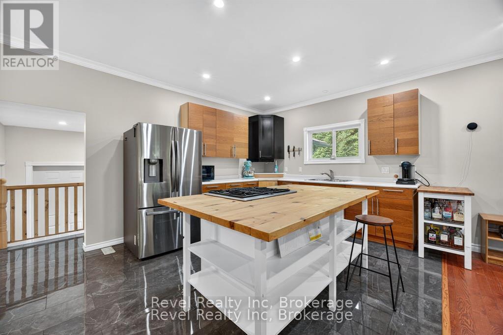 683 Lafontaine Road W, Tiny, Ontario  L9M 0L6 - Photo 9 - S13722892