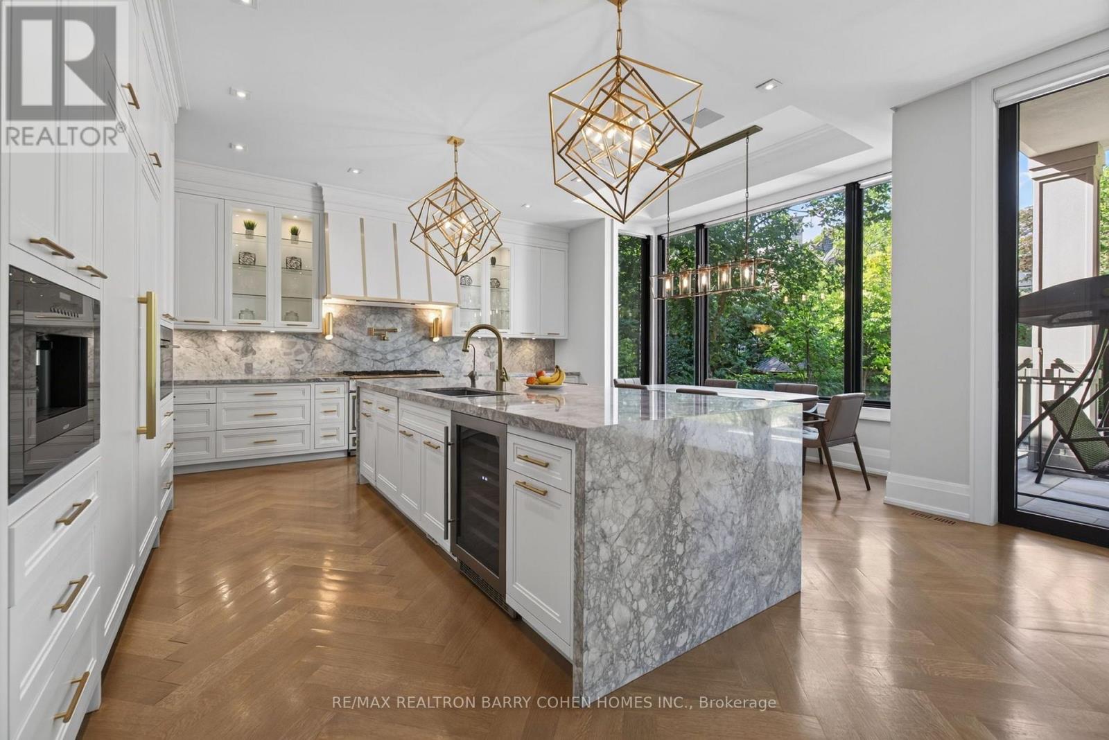 154 Yonge Boulevard, Toronto, Ontario  M5M 3H4 - Photo 13 - C13722918