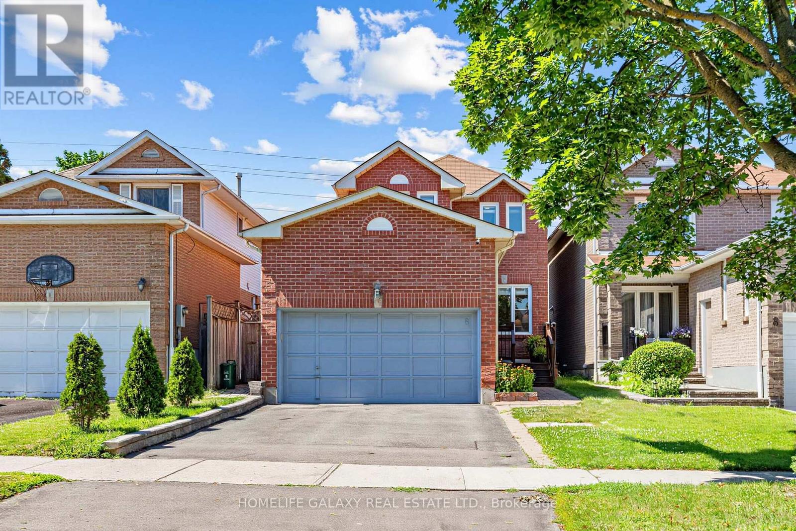 6 Bluebell Crescent, Whitby, Ontario  L1P 1K7 - Photo 2 - E13722894