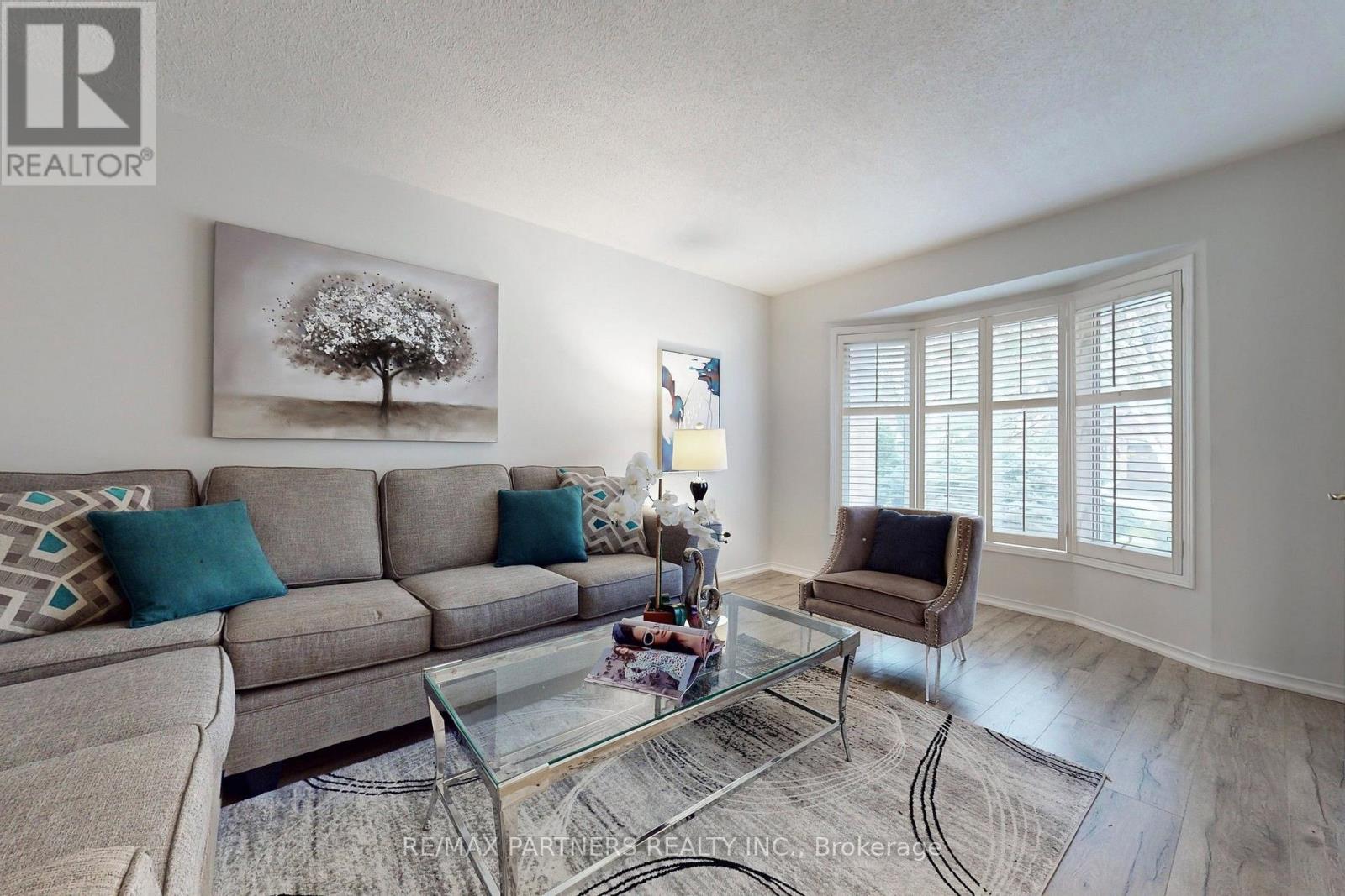 15 Ribblesdale Drive, Whitby, Ontario  L1N 6Z3 - Photo 2 - E13722914