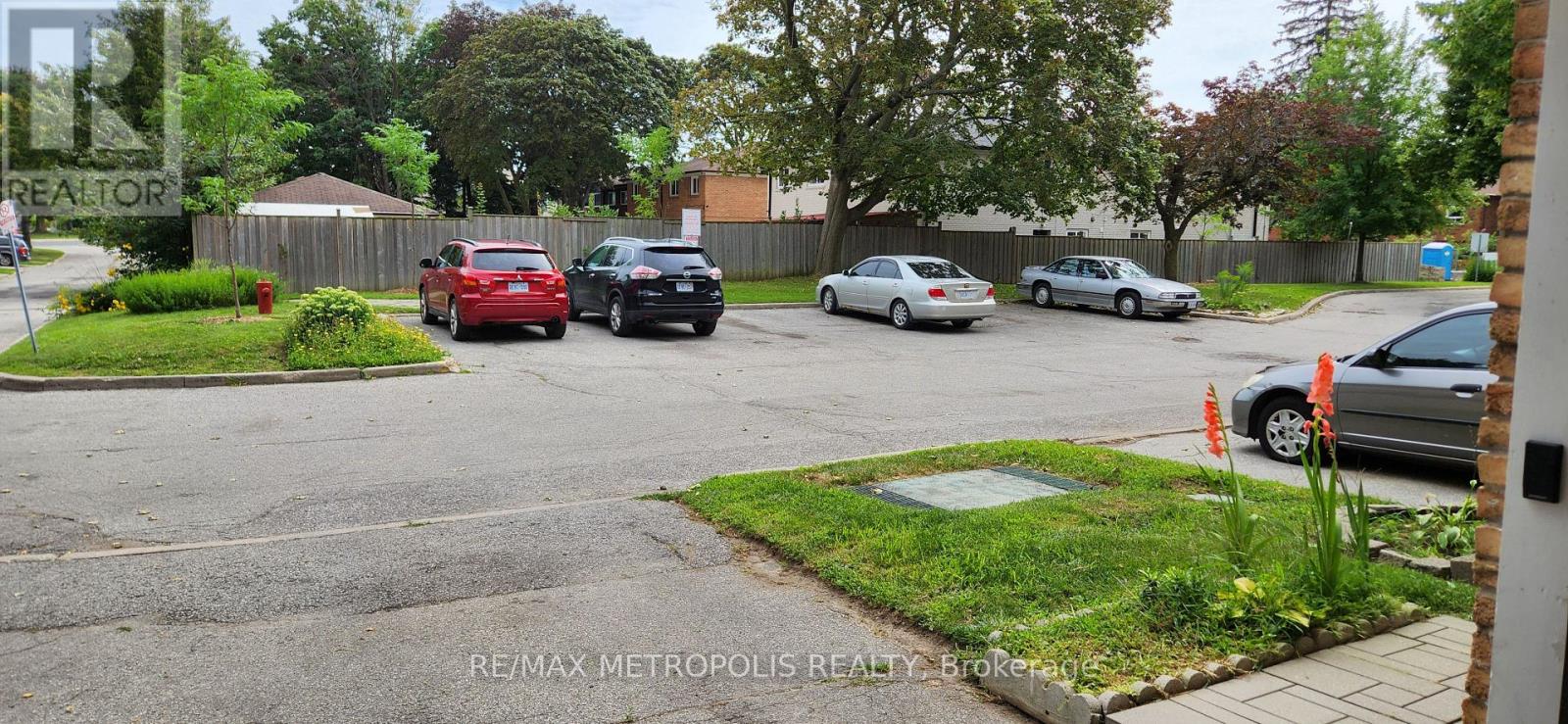 8 - 21 Rockwood Drive, Toronto, Ontario  M1M 3M9 - Photo 2 - E13722972
