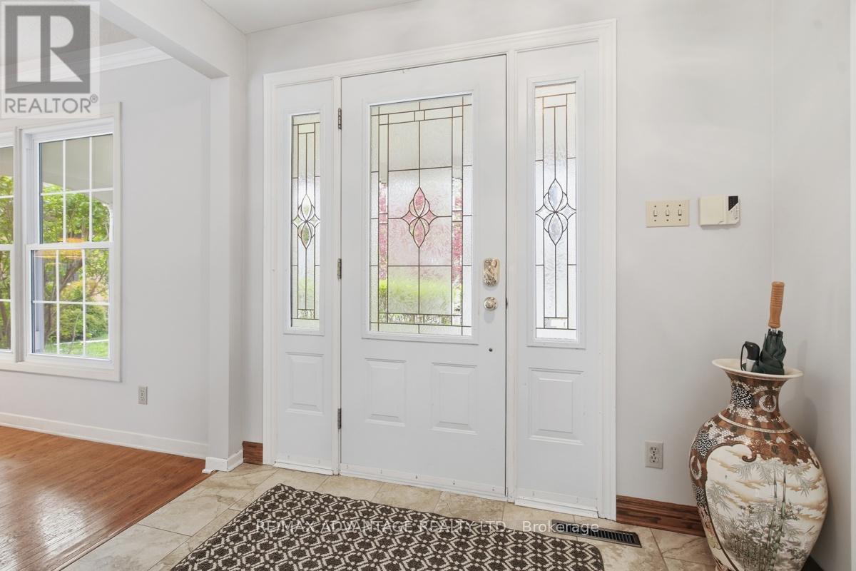 35 Cowan Place, London South, Ontario  N6C 2X4 - Photo 6 - X13722872