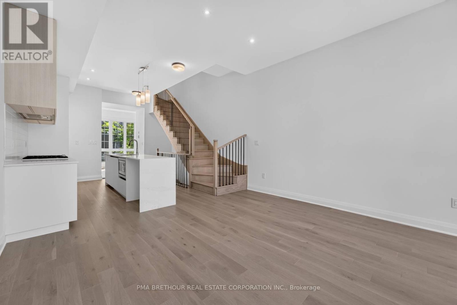 101 Alton Crescent, Vaughan, Ontario  L4J 0M1 - Photo 2 - N13722956