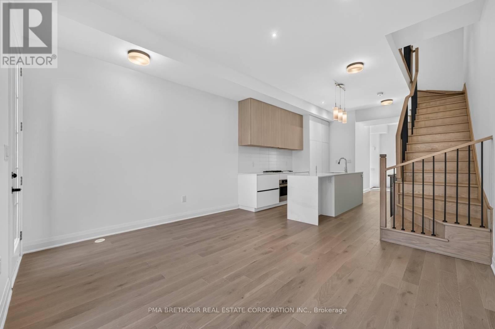 101 Alton Crescent, Vaughan, Ontario  L4J 0M1 - Photo 3 - N13722956