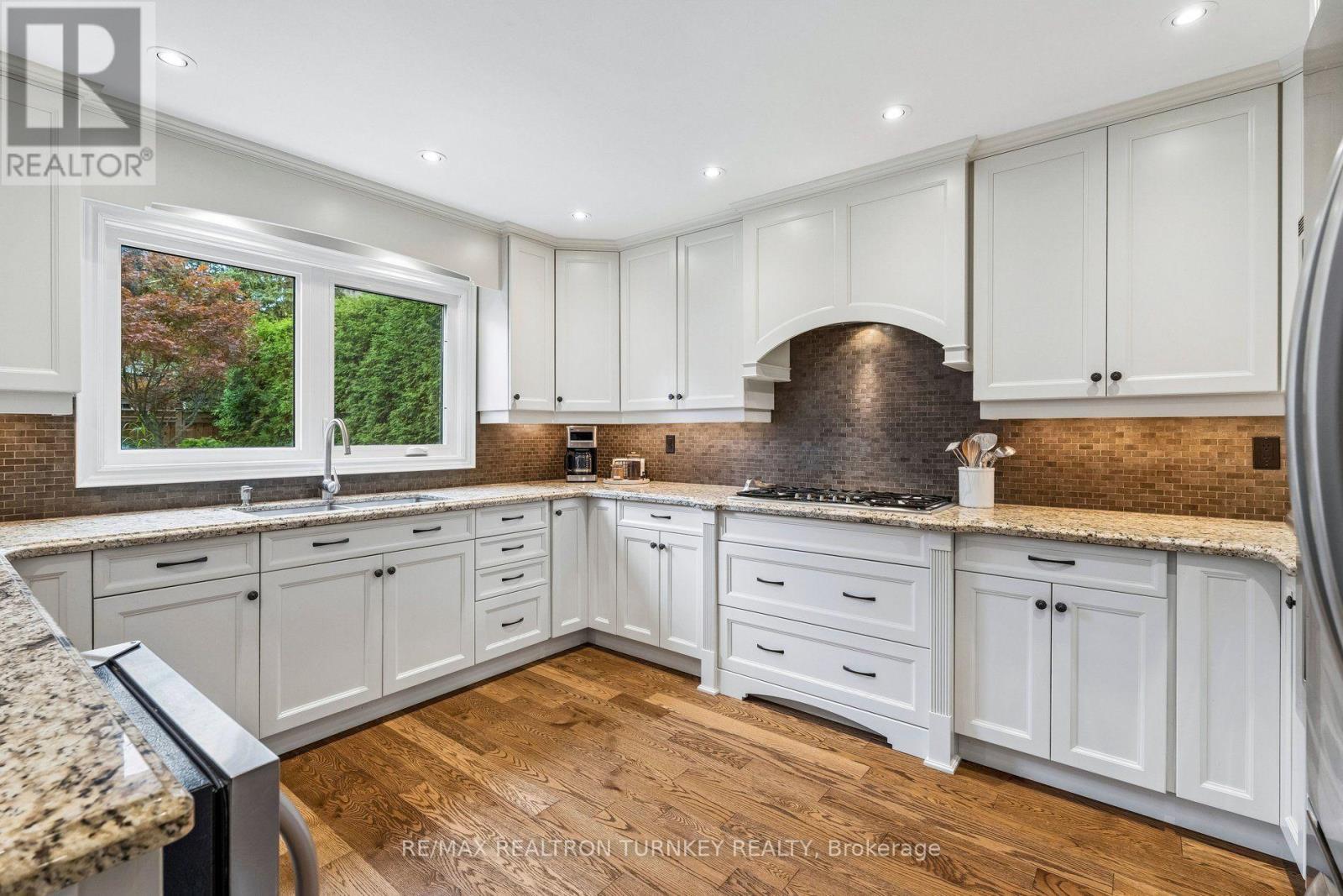 1004 Portminster Court, Newmarket, Ontario  L3X 1L9 - Photo 6 - N13722986
