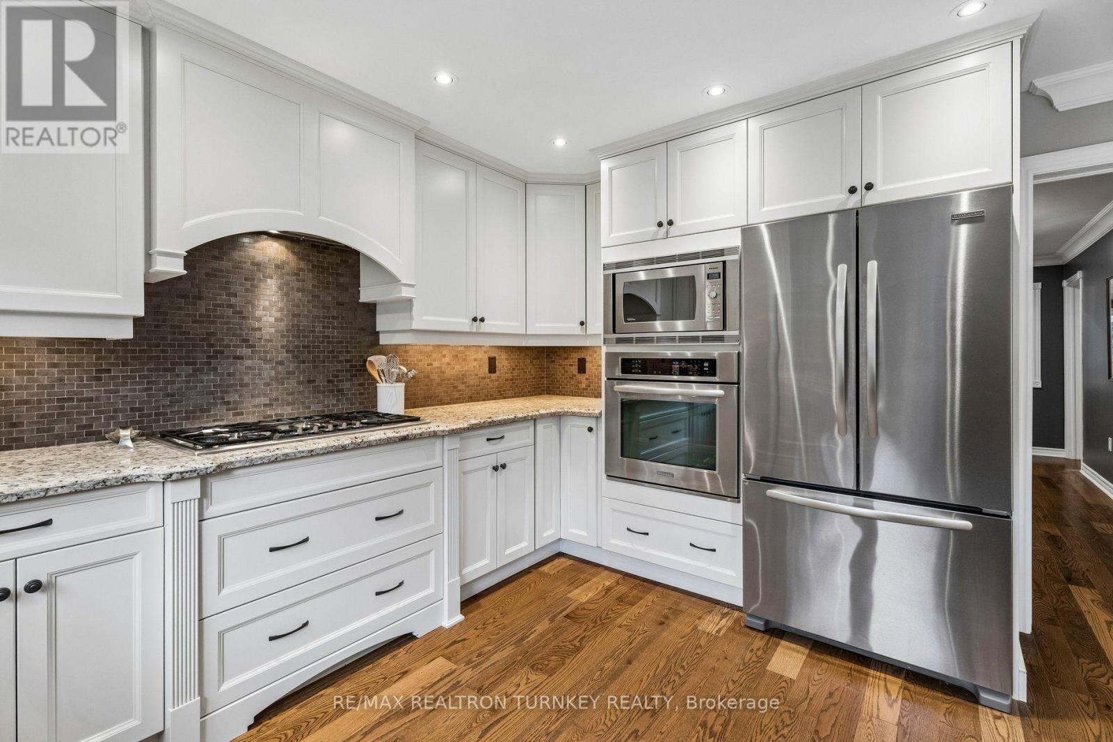 1004 Portminster Court, Newmarket, Ontario  L3X 1L9 - Photo 8 - N13722986